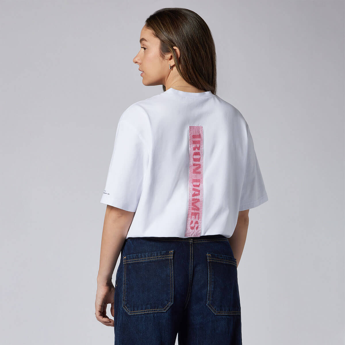 TSHIRT CON RICAMO - EVERY DREAM MATTERS